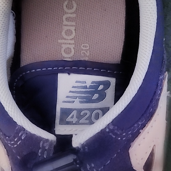 New Balance 420 Retro Sneakers - Picture 6 of 8